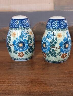 Polish Pottery Handmade Salt & Pepper Shakers Blue Floral